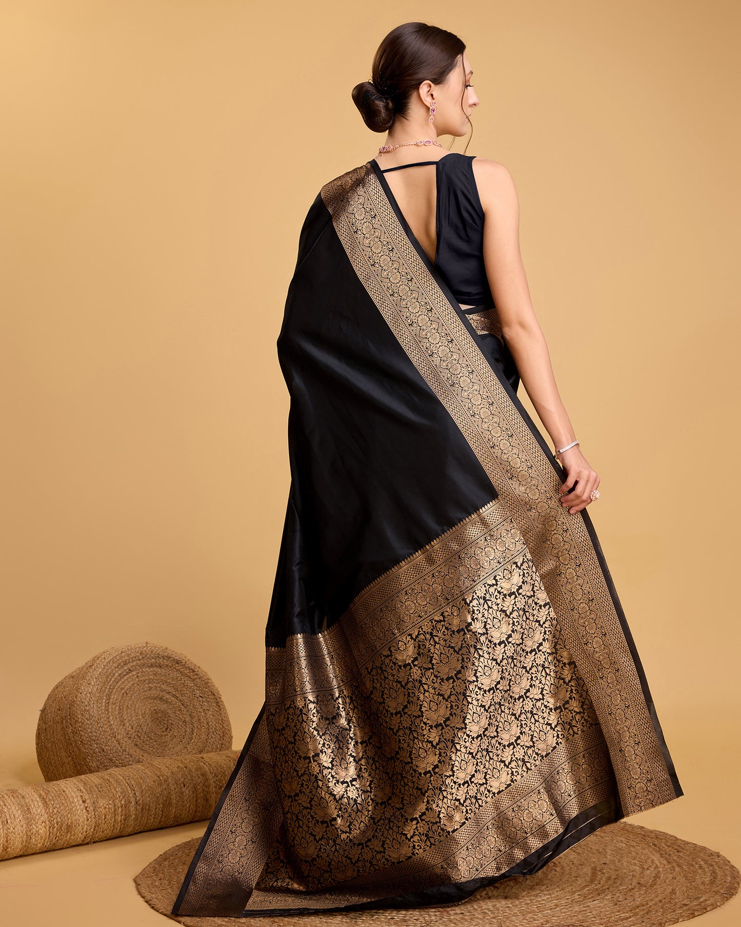 KRIYANSH WOVEN DESIGN ZARI BANARSI SAREE