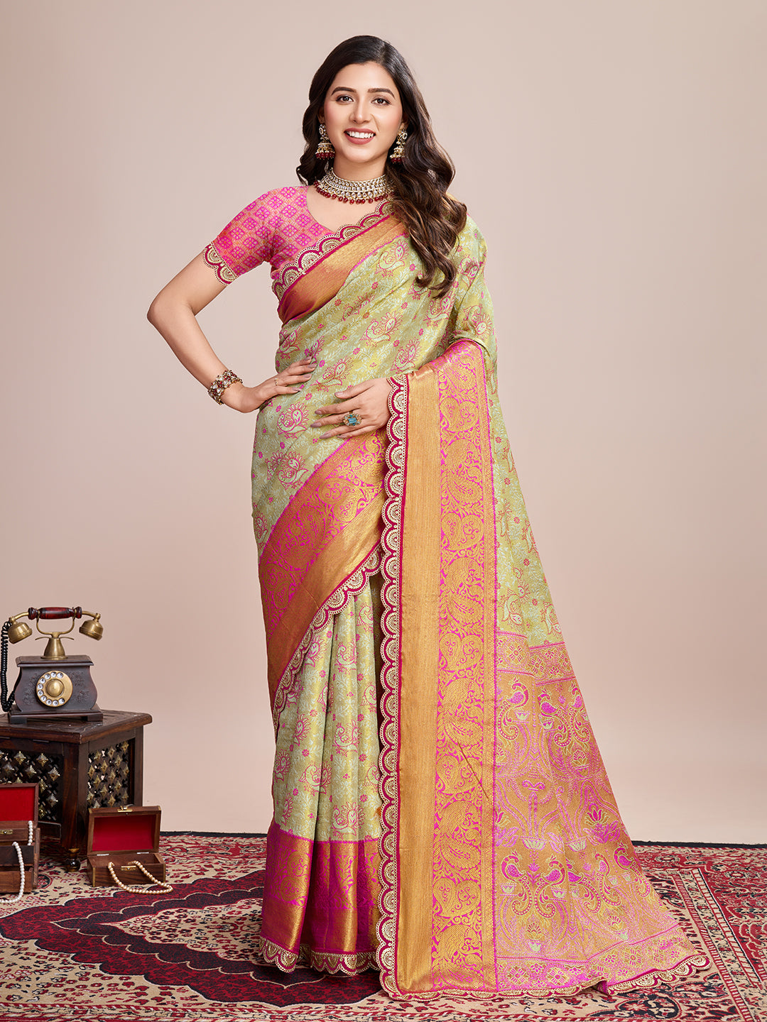 MUNIR WOVEN KANJIVARAM ZARI SILK SAREE