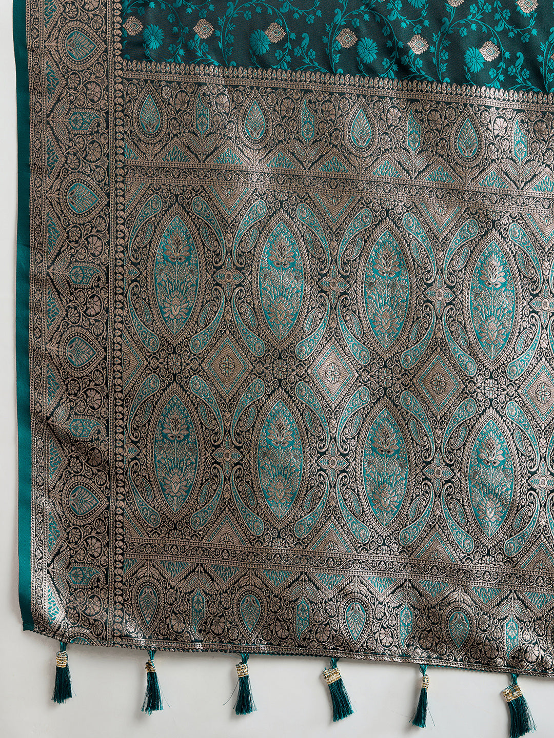 MANNU PANDADI SAREE WITH WOVEN DESIGN ZARI