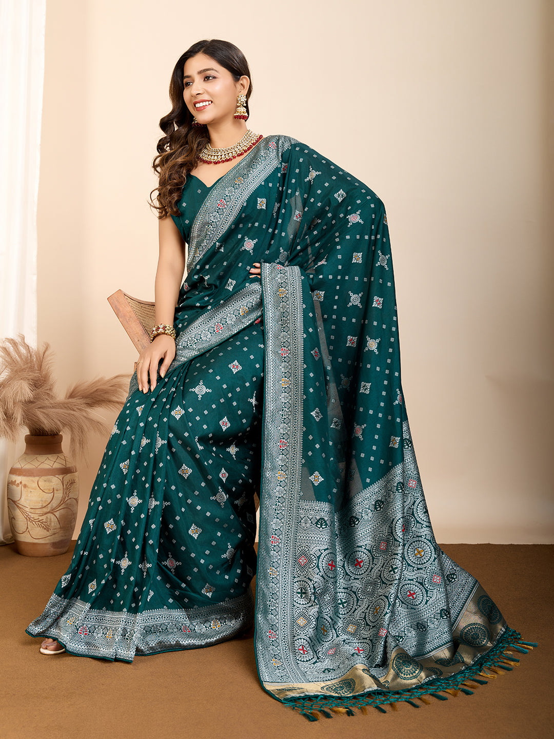 LATEST JACQUARD GOLD ZARI WOVEN LITCHI SILK BANARSI SAREE