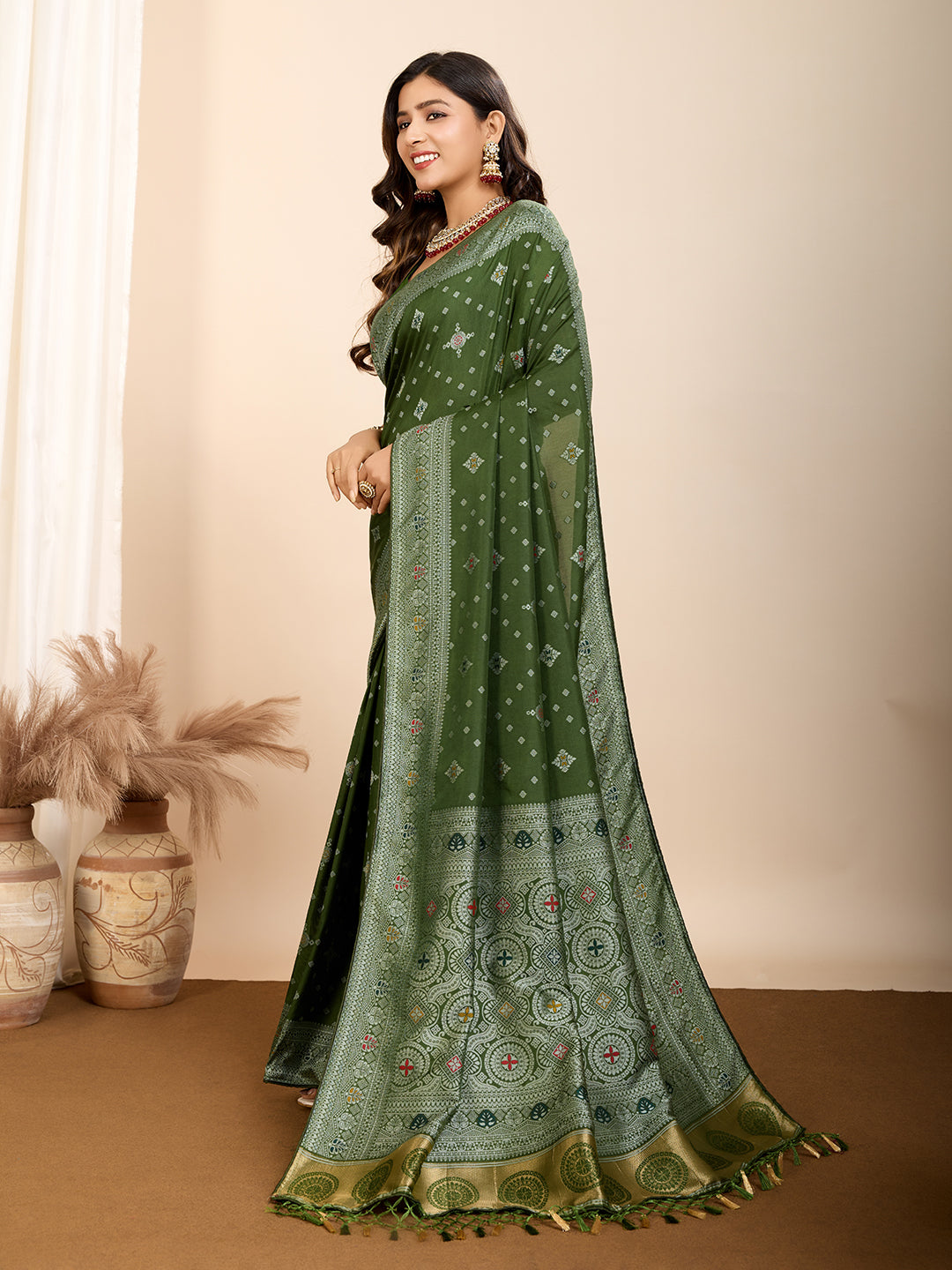 LATEST JACQUARD GOLD ZARI WOVEN LITCHI SILK BANARSI SAREE