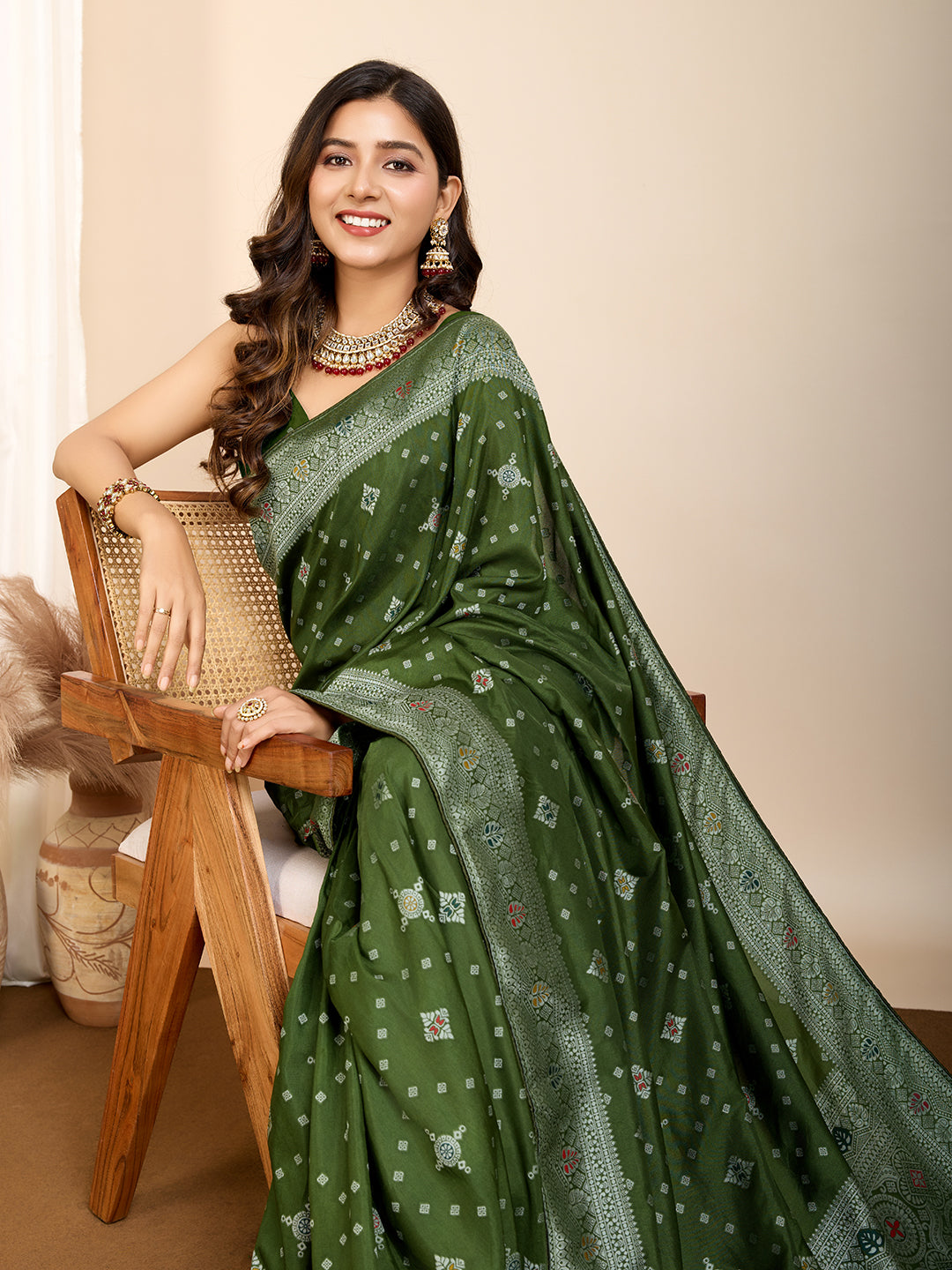 LATEST JACQUARD GOLD ZARI WOVEN LITCHI SILK BANARSI SAREE