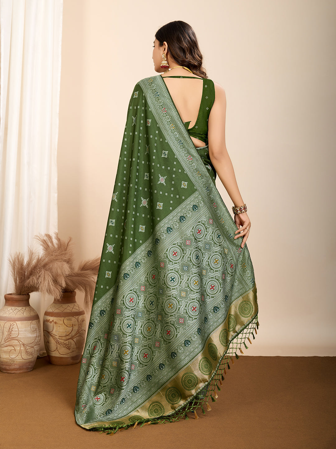 LATEST JACQUARD GOLD ZARI WOVEN LITCHI SILK BANARSI SAREE