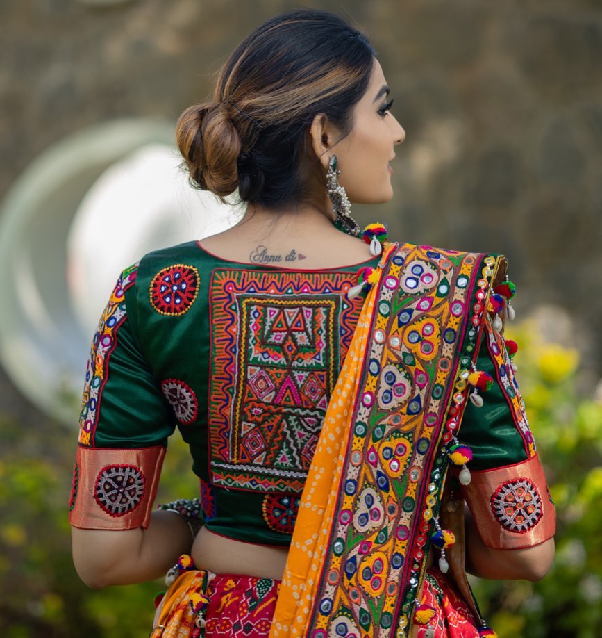 SILK HAND WORK DESIGNER LAHENGA CHOLI WITH DUPATTA