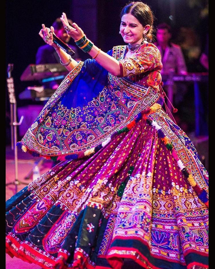 SWARA NAVARATRI SPECIAL LAHENHA CHOLI WITH DUPATTA