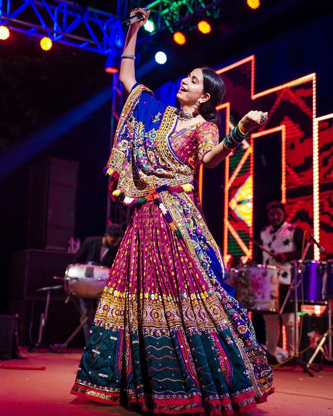 SWARA NAVARATRI SPECIAL LAHENHA CHOLI WITH DUPATTA