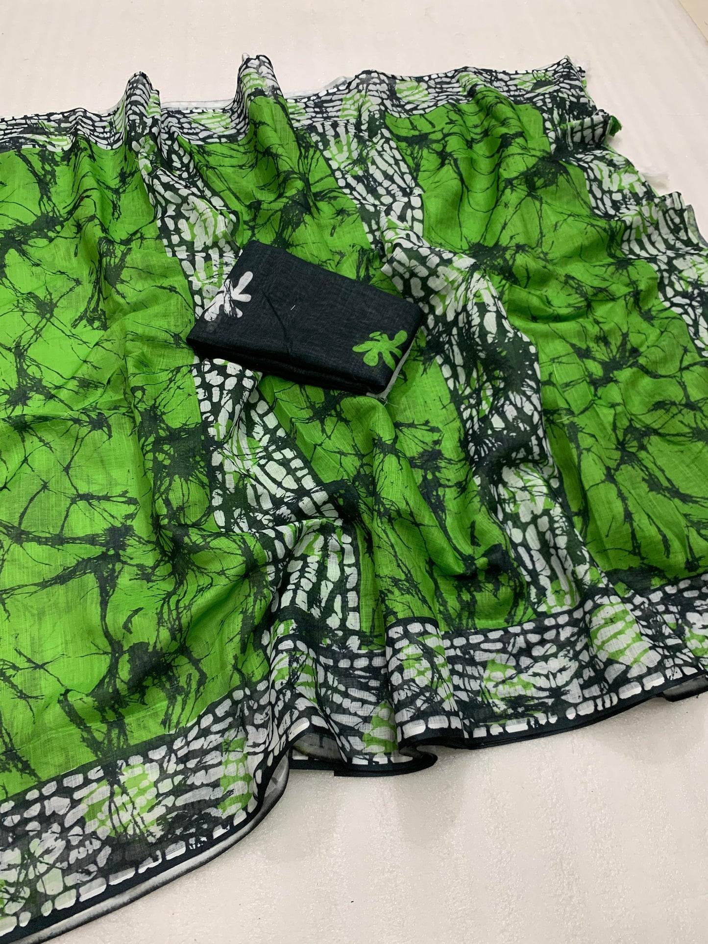 KALAMKARI PATOLA PURE LINEN SAREE AND BATIK BLOUSE