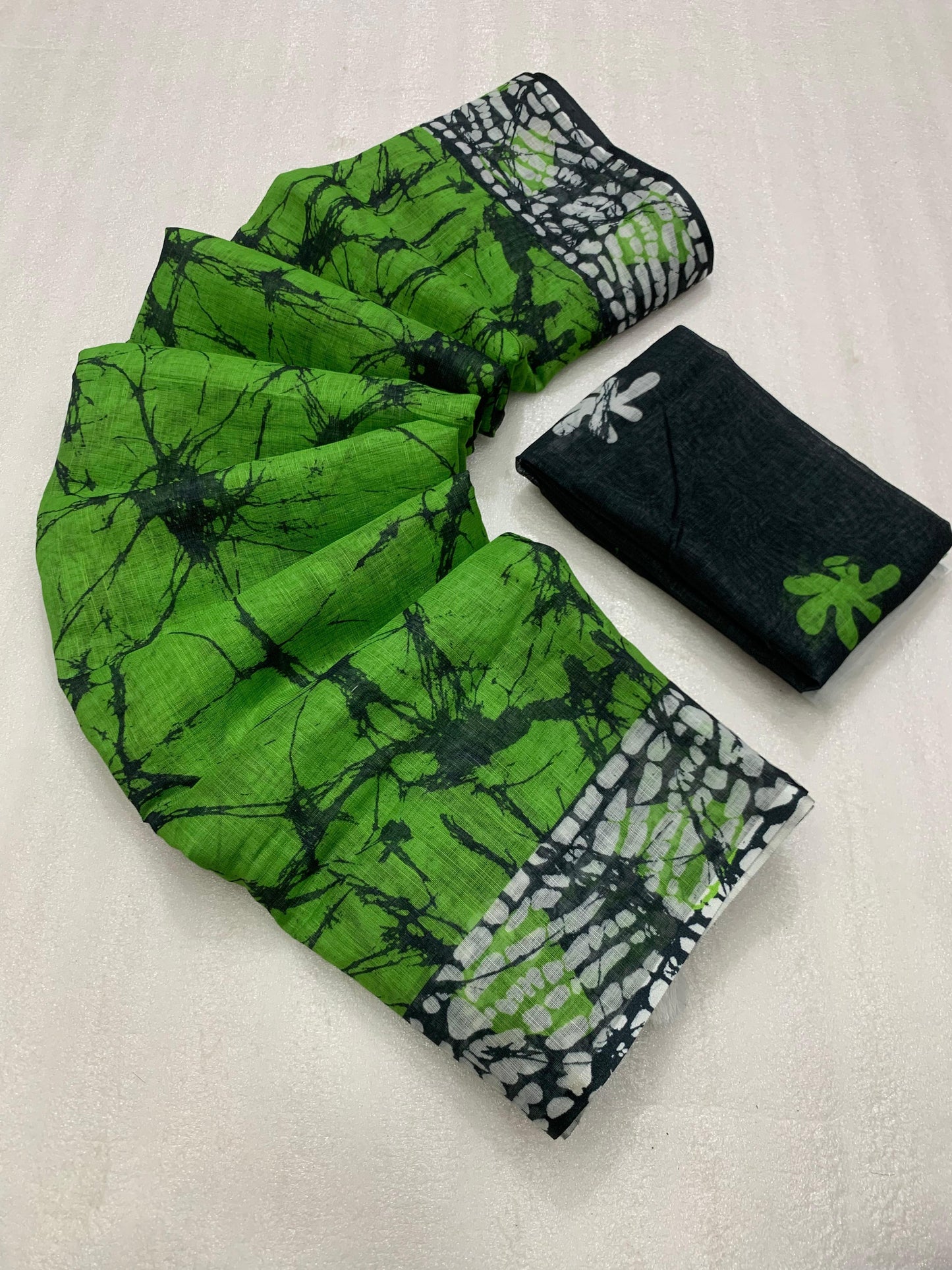 KALAMKARI PATOLA PURE LINEN SAREE AND BATIK BLOUSE