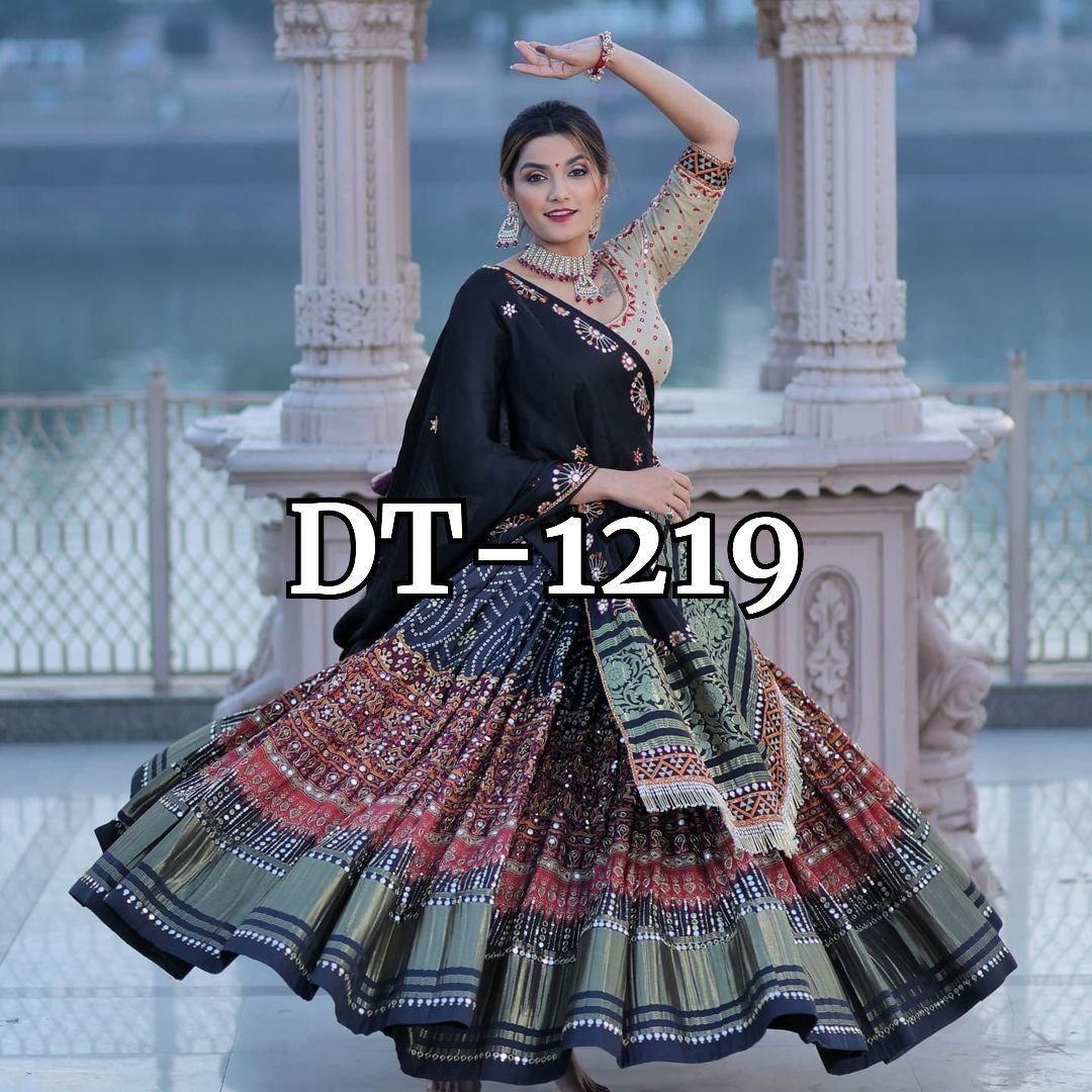 NEW DESIGNER PARTY WEAR & HAND WORK LAHENGA