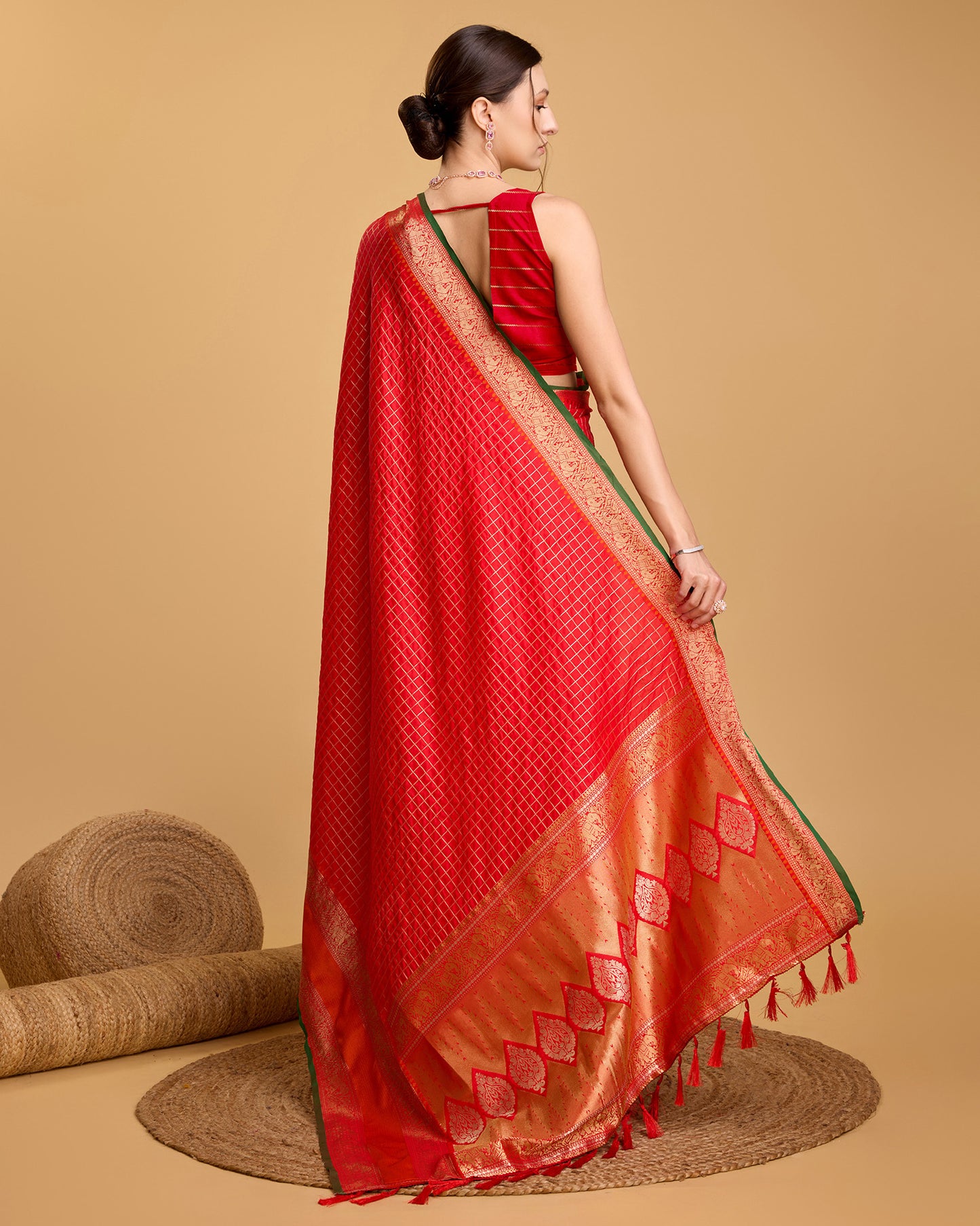 KAVYA WOVEN, CHECKERED KANJIVARAM PURE SILK SAREE