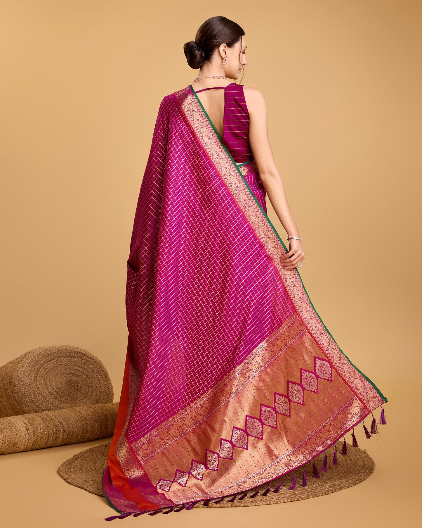 KAVYA WOVEN, CHECKERED KANJIVARAM PURE SILK SAREE