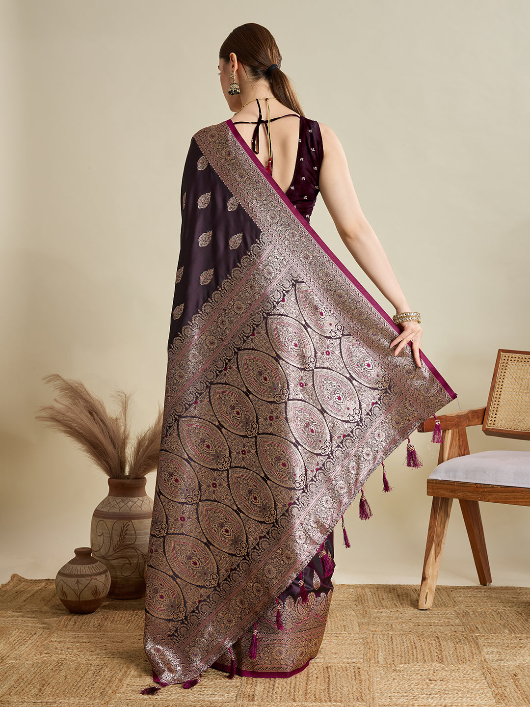 ANNU TEAL PURE SILK SAREE FEATURING TRADITIONAL BANARSI ZARI WEAVING PATTERNS