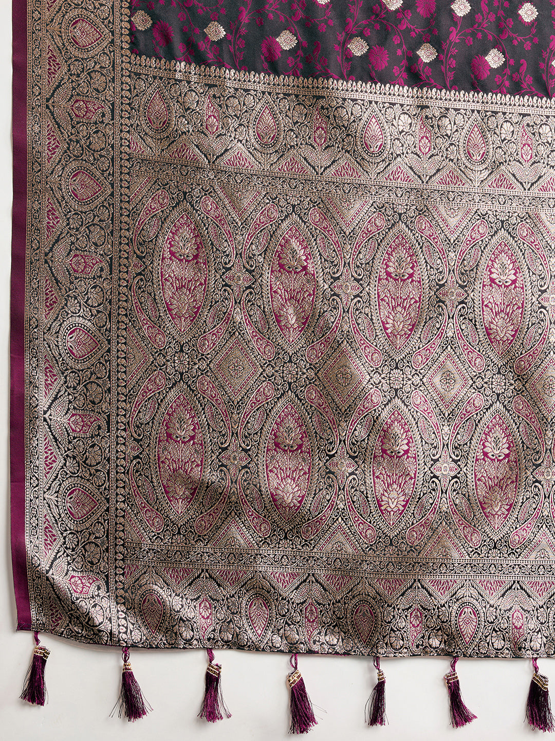MANNU PANDADI SAREE WITH WOVEN DESIGN ZARI