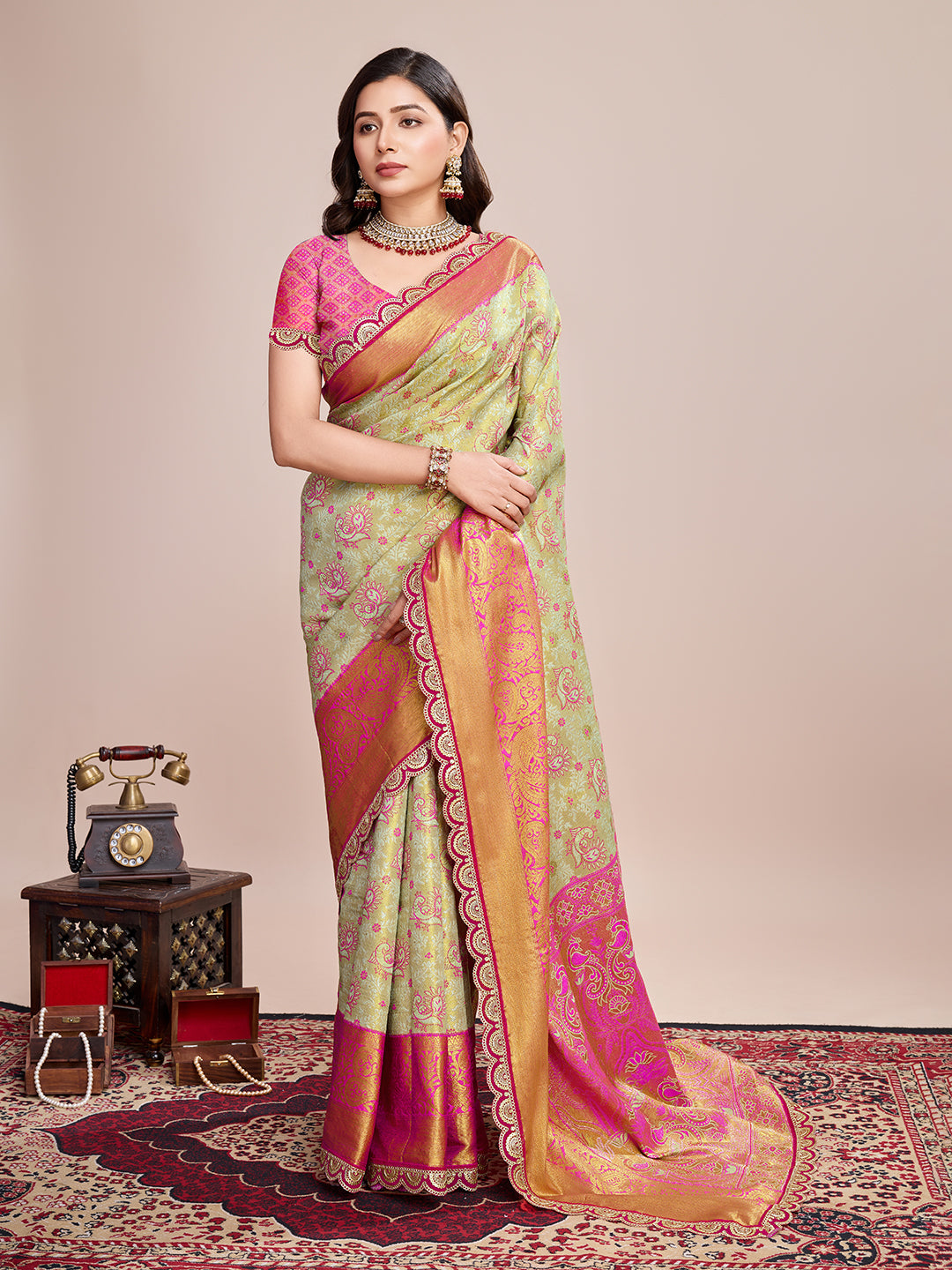 MUNIR WOVEN KANJIVARAM ZARI SILK SAREE
