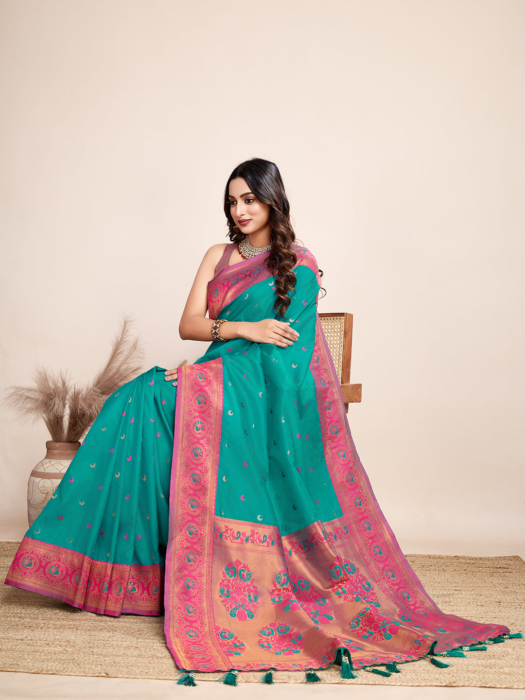 MANNU WOVEN JACQUARD SILK BANARSI SAREE