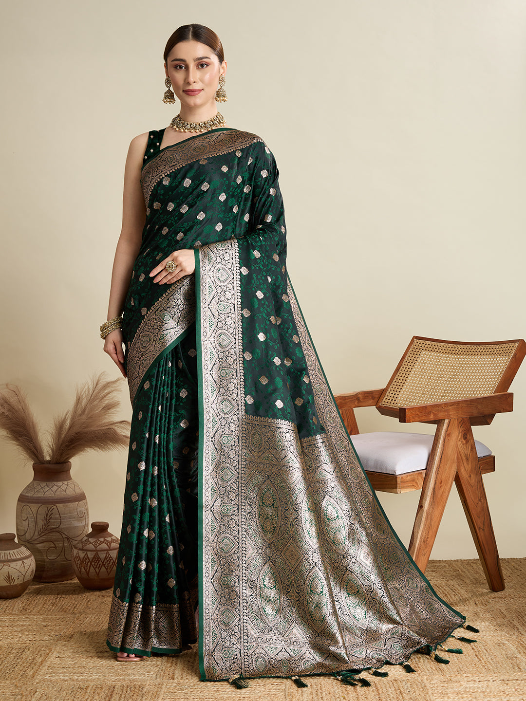 MANNU PANDADI SAREE WITH WOVEN DESIGN ZARI