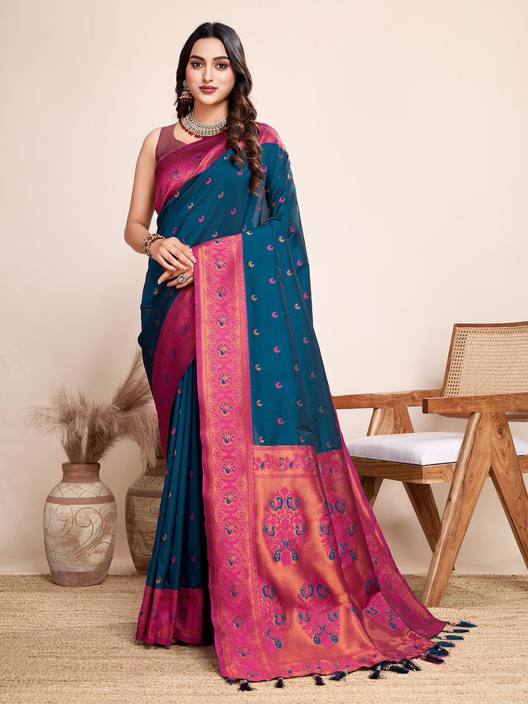 MANNU WOVEN JACQUARD SILK BANARSI SAREE