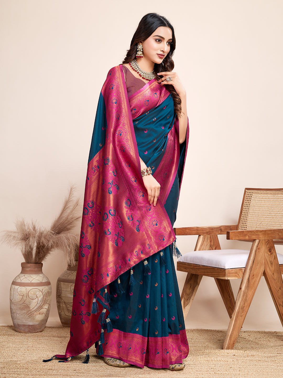 MANNU WOVEN JACQUARD SILK BANARSI SAREE