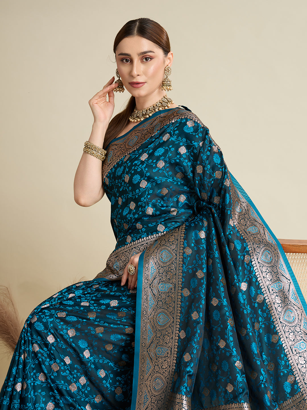 MANNU PANDADI SAREE WITH WOVEN DESIGN ZARI
