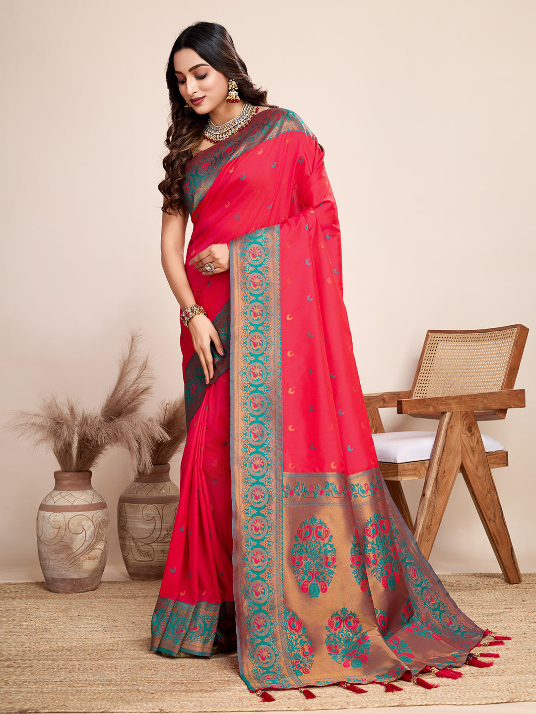 MANNU WOVEN JACQUARD SILK BANARSI SAREE