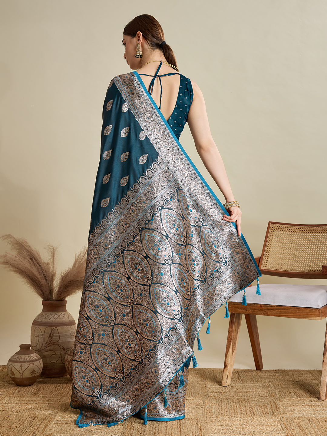 ANNU TEAL PURE SILK SAREE FEATURING TRADITIONAL BANARSI ZARI WEAVING PATTERNS