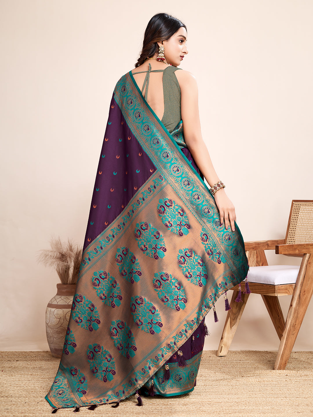 MANNU WOVEN JACQUARD SILK BANARSI SAREE