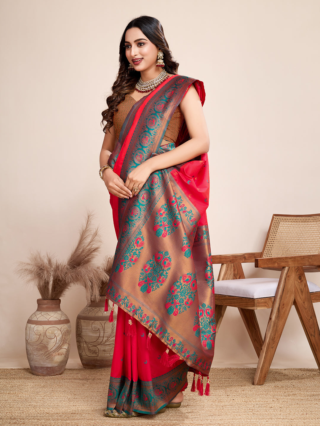 MANNU WOVEN JACQUARD SILK BANARSI SAREE