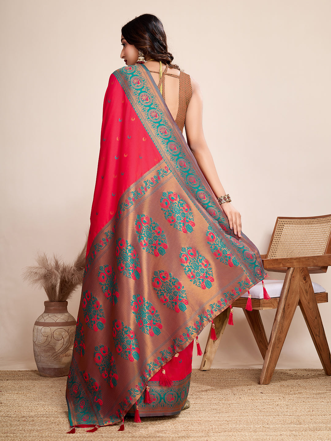 MANNU WOVEN JACQUARD SILK BANARSI SAREE