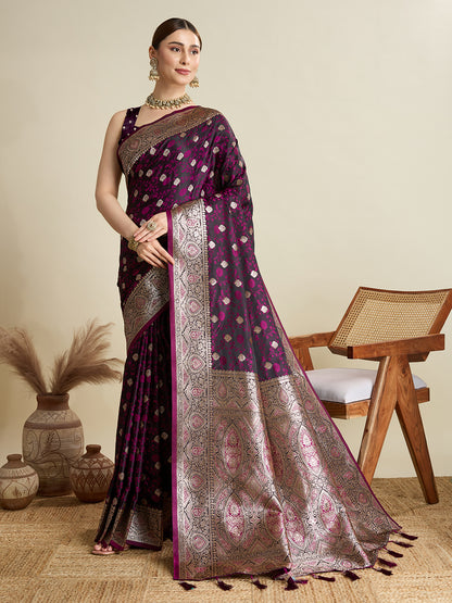 MANNU PANDADI SAREE WITH WOVEN DESIGN ZARI