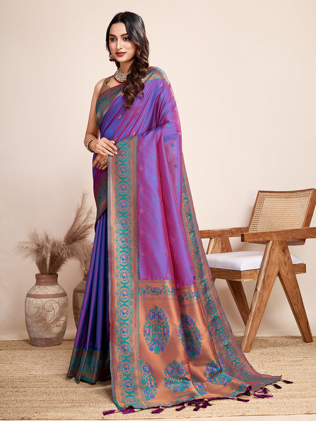 MANNU WOVEN JACQUARD SILK BANARSI SAREE