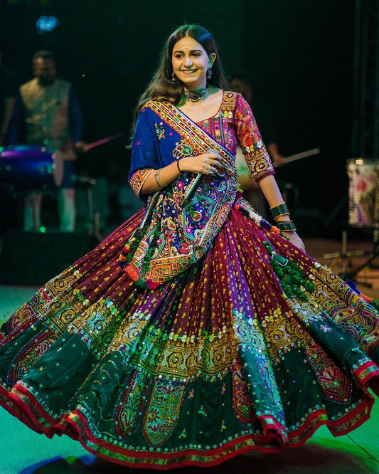 SWARA NAVARATRI SPECIAL LAHENHA CHOLI WITH DUPATTA