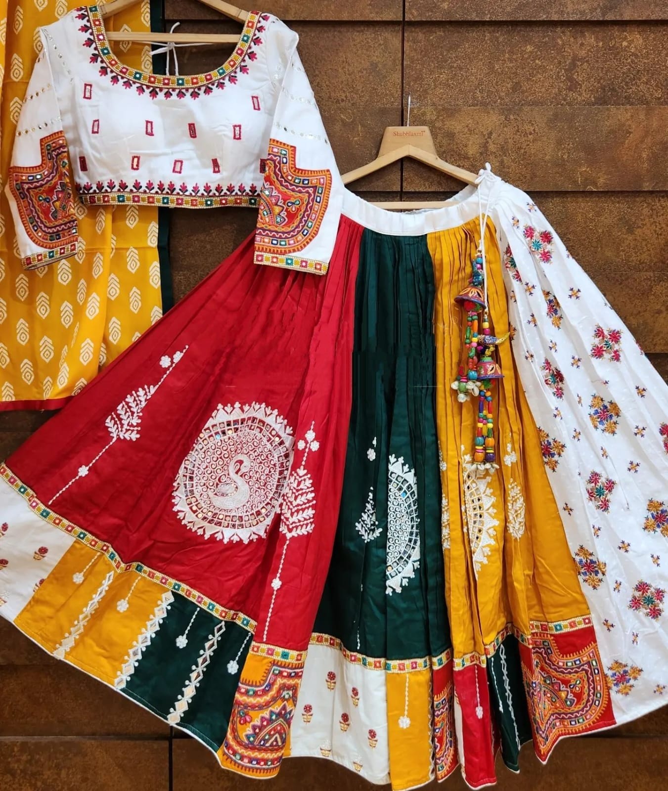 HEAVY COTTON RAYON BEAUTIFUL LAHENGA CHOLI WITH DUPATTA