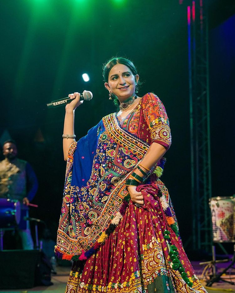 SWARA NAVARATRI SPECIAL LAHENHA CHOLI WITH DUPATTA