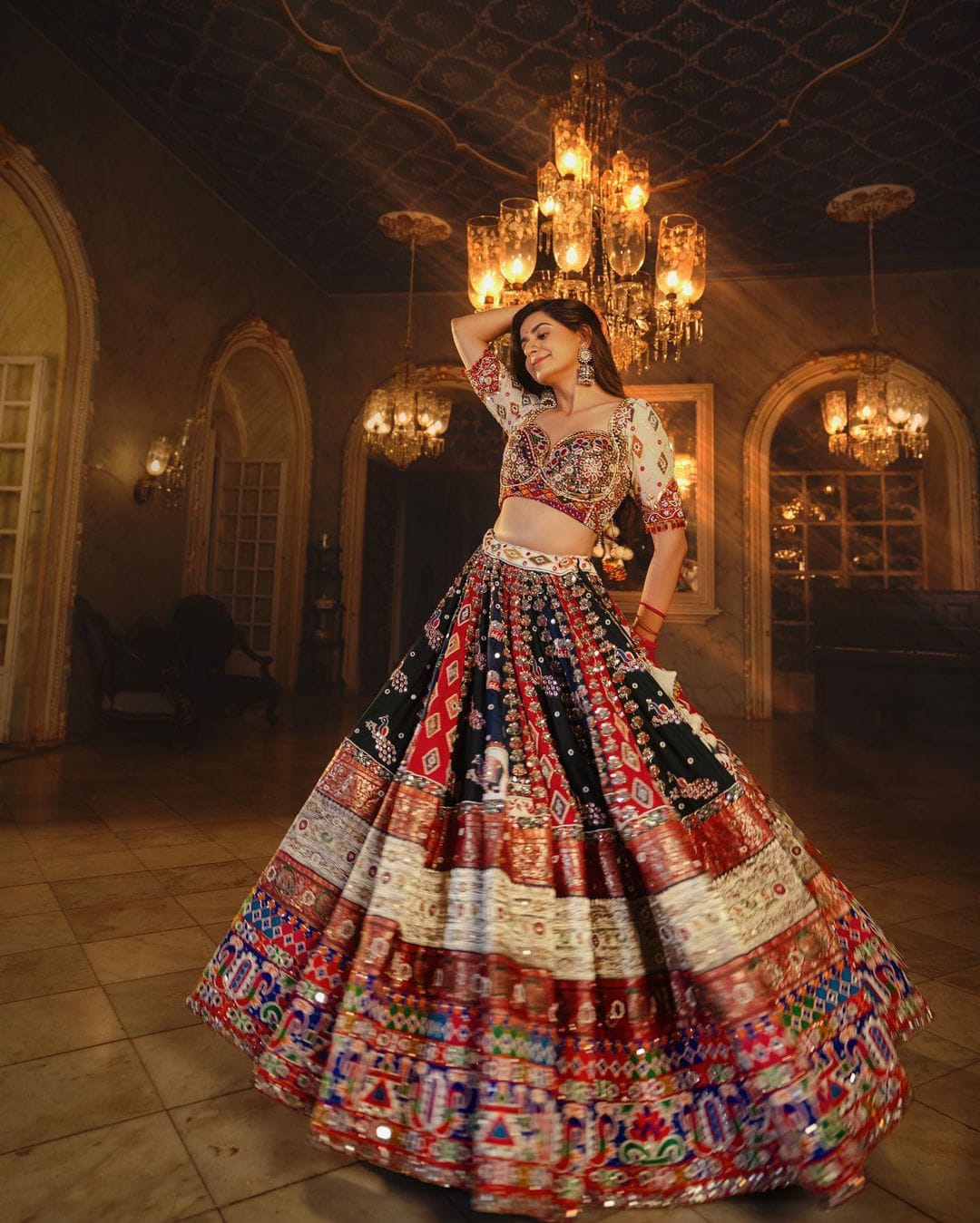 BINALI WOMEN'S REAL MIRROR WORK LAHENGA CHOLI WITH DUPATTA