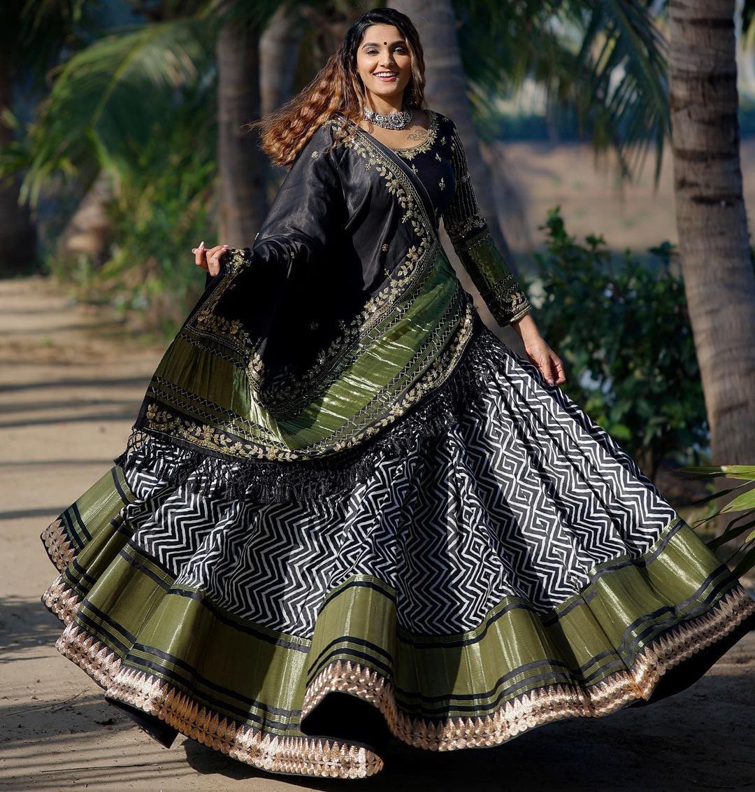 NEW STYLISH DESIGNER LAHENGA CHOLI WITH DUPATTA