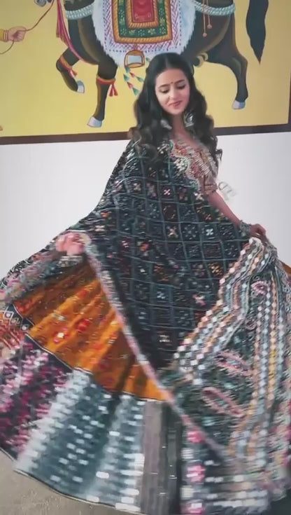 FASHIONABLE PURE SILK LATEST DESIGNER LAHENGA CHOLI WITH DUPATTA