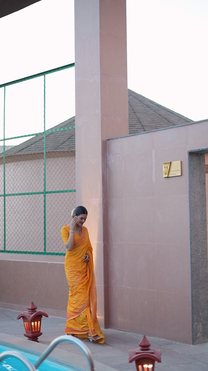 SATRANI WOMEN'S BANDHANI COTTON SAREE